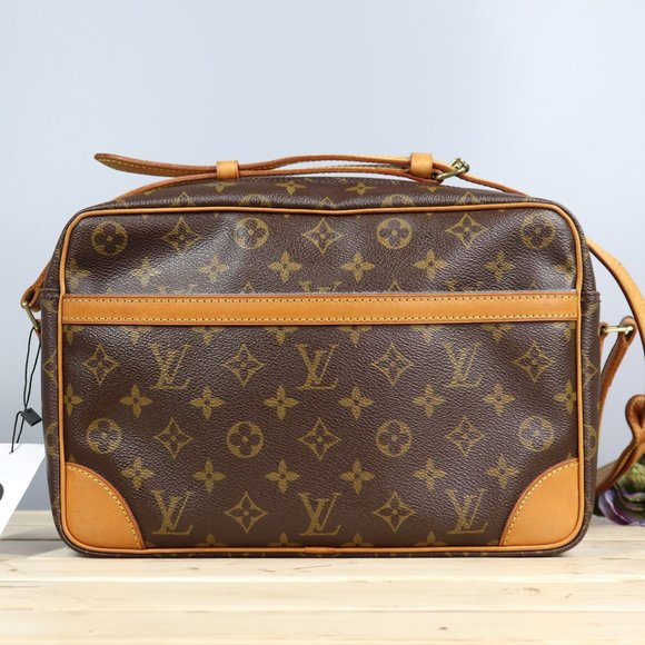 Louis Vuitton Trocadero 30 Monogram - Picture 2 of 16